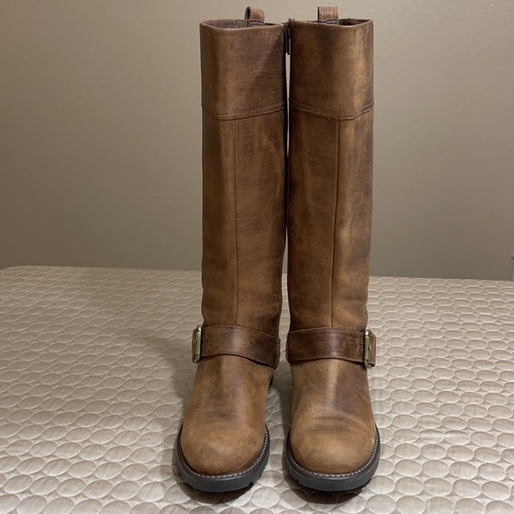 🌱 Clarks Leather Buckle Knee Boots - Picture 3 of 11